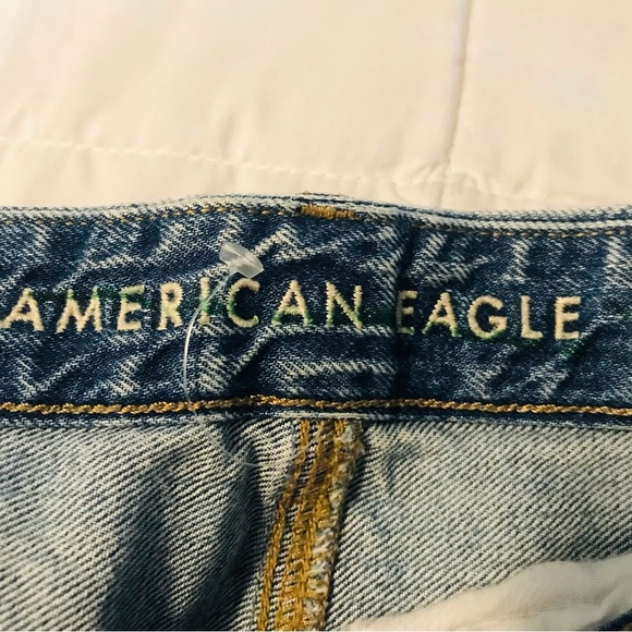 American Eagle Distressed curvy Mom Blue Jeans Women’s size 2 26 - Picture 5 of 8